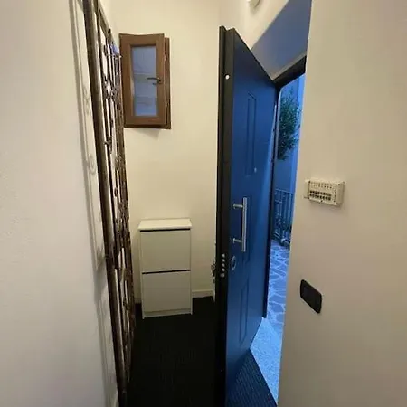 Via Manara 3 شقة